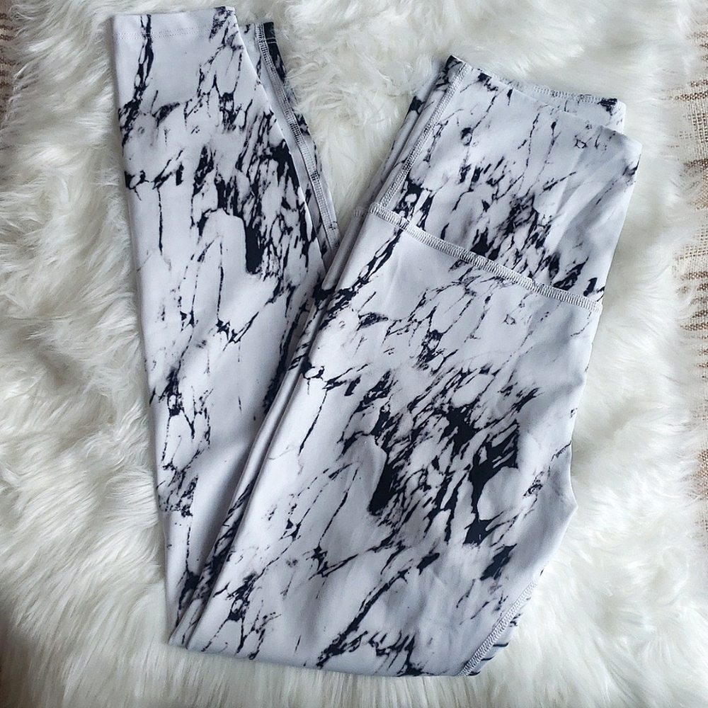 Beyond Yoga | Black and White Marble Olympus Legging | Size M | EUC